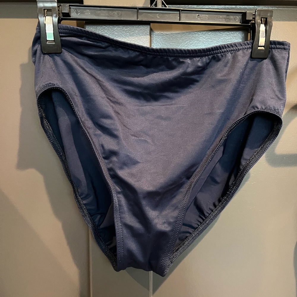 Miraclesuit 2 piece swimsuit - Picture 4 of 11